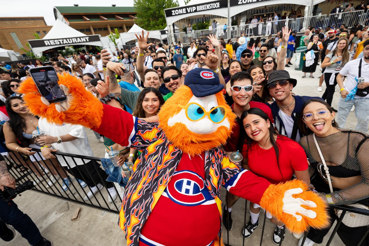 CanadiensMTL's tweet photo. Passez votre dimanche à Fuego Fuego!

🔥 https://t.co/WxkAN4WzJY

Get your tickets for Sunday! https://t.co/RzsaNjHbnI