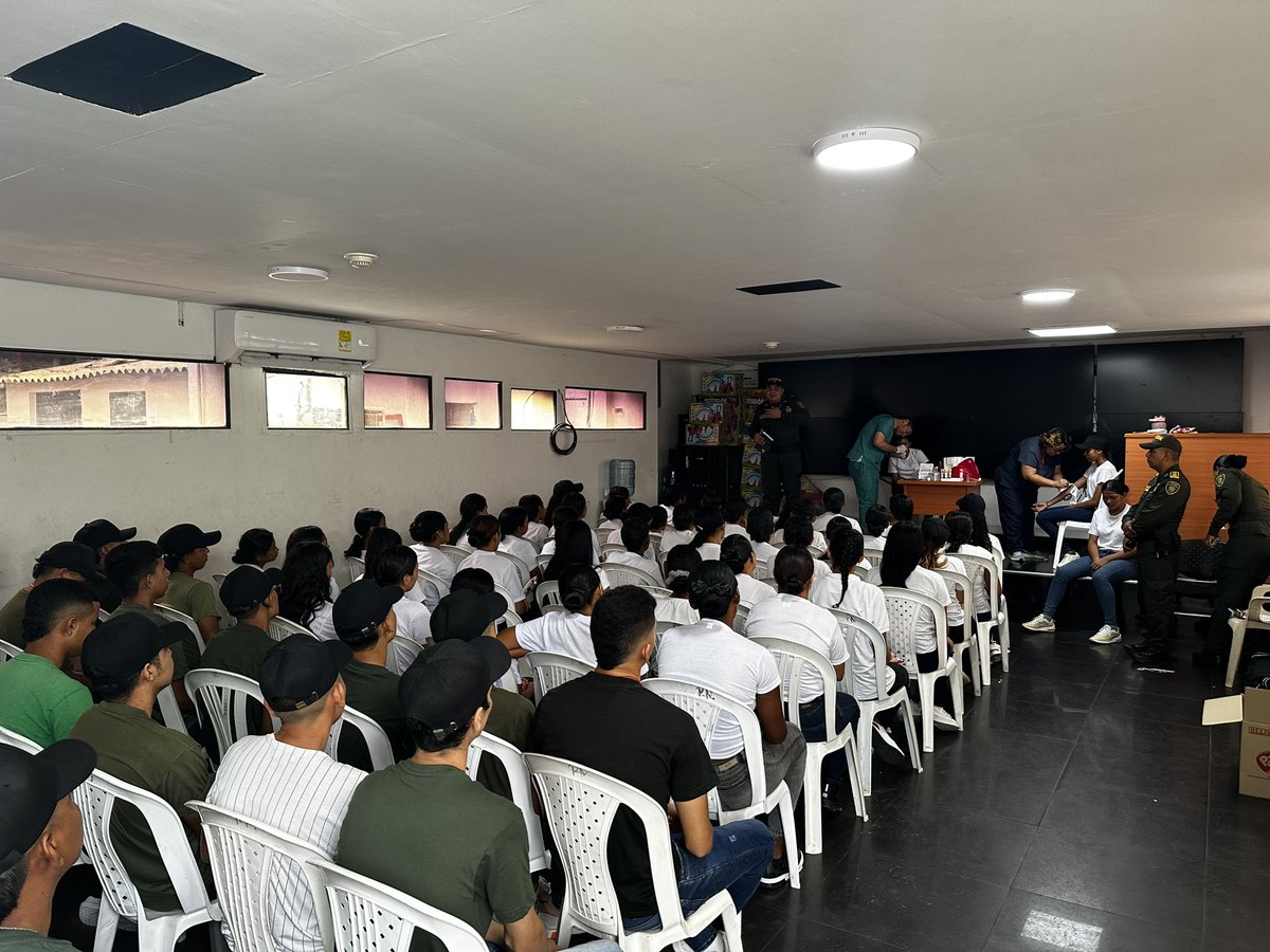 Edwinjurista's tweet photo. @SucrePolicia #Profesionalismo|⚖️ La Oficina de Control Disciplinario Interno de Instrucción Número 36, buscamos prevenir los riesgos que afecten la Disciplina a un grupo de mujeres y hombres que ingresaron a prestar el servicio militar, #MásVocaciónPolicial https://t.co/bAsNTpCmxt