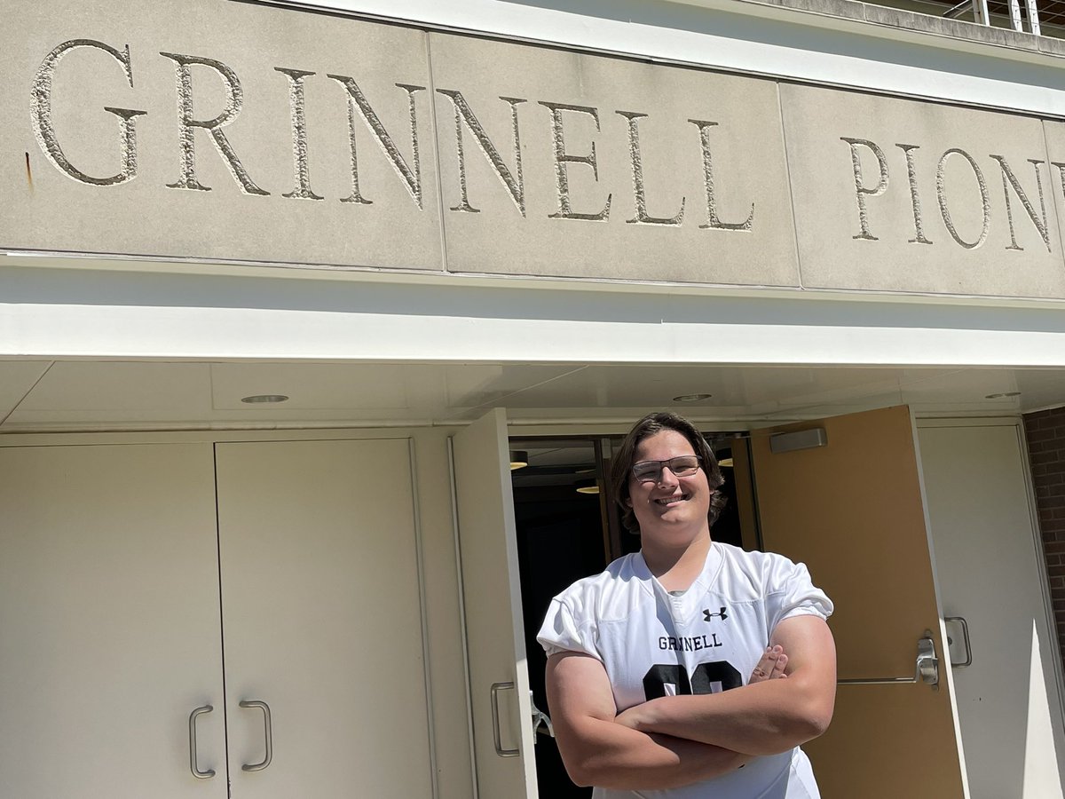 QuinnMuli360's tweet photo. Had a great day at @GrinnellCollege!Thank you to the entire @Grinnell_FB coaching staff and their players for making the day so wonderfully informative, and for giving me the opportunity to see more of Grinnell and its beautiful campus! @CoachV_GC @CoachGaston_ @PopeJohnLionsFB https://t.co/tDyowltkGE