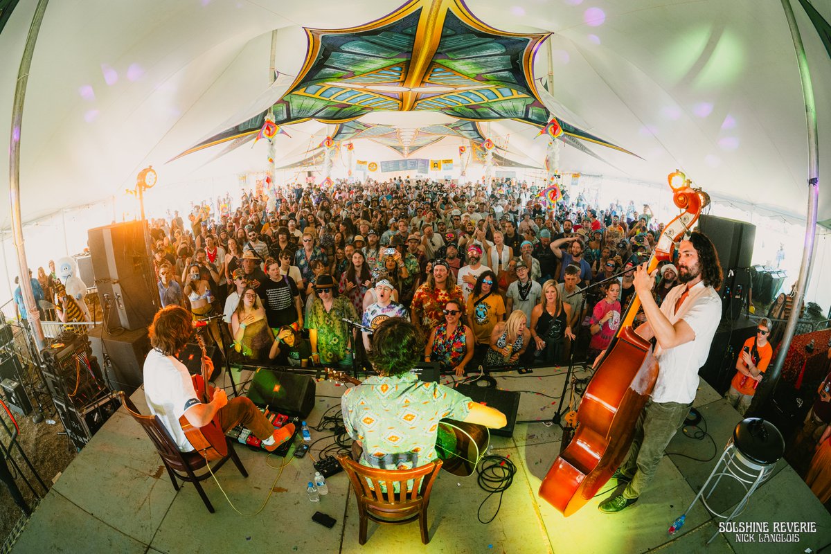 summercampfest's tweet photo. Intimate moments with #Orebolo in the #ClimbingKites VIP Lounge β¨ https://t.co/nAQ4dneGQu