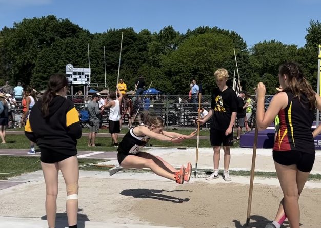 Some 🥇🥇and great results <a href="/theEOSSAA/">EOSSAA</a> yesterday in Brockville! Maddie 🥇🥇HJ/LJ
Stella 🥈TJ, Alex 🥈JV, Leif 🥈HJ, 🥉LJ , Sadie 🥉TJ and 7 Knights going to East Regionals! <a href="/LSS_Athletics/">La Salle Athletics</a> #KnightPride photo cred: JFarnell