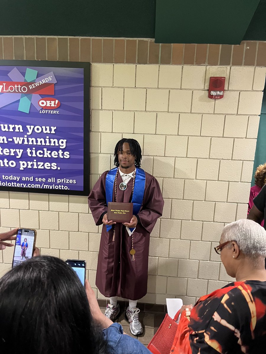 donaiz barker 🥇 tweet media