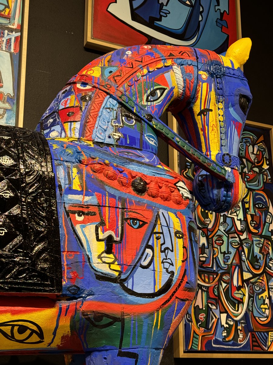 Ever thought to yourself: I need a large wooden horse covered in bold cubist wonderment? You're welcome! I know exactly in San Francisco where to get this @GabrielJWeis 1/1 creation: 680 8th St, enter near the BBQ joint. @voidmetaspace #priceless