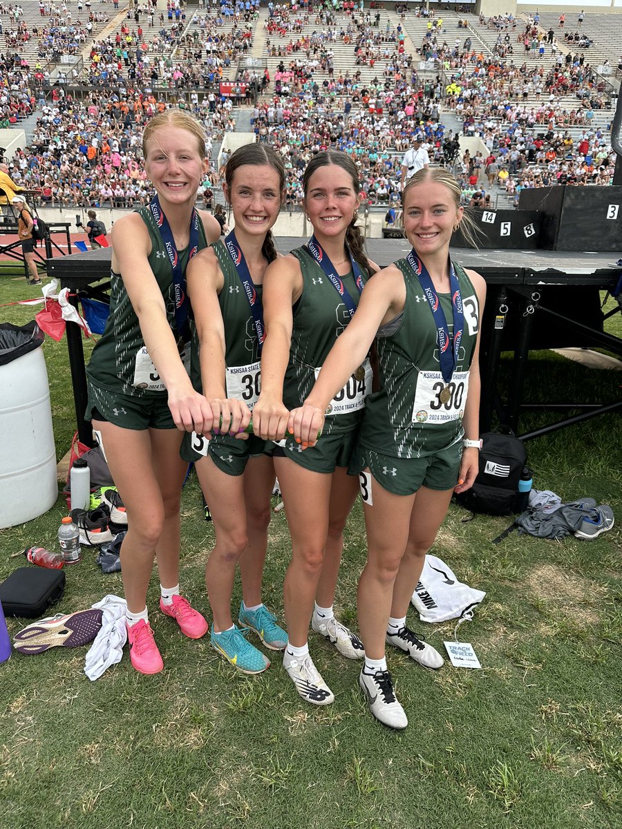 TrackInKansas's tweet photo. 1A girls 4x400 state champions🥇
Gracie York, Cambree Stapleton, Logann Patterson, Isabel Hackney from Coldwater-South Central wins the 1A girls 4x400 with a time of 4:06.40.
#trackinkansas https://t.co/hHLcn82Uva