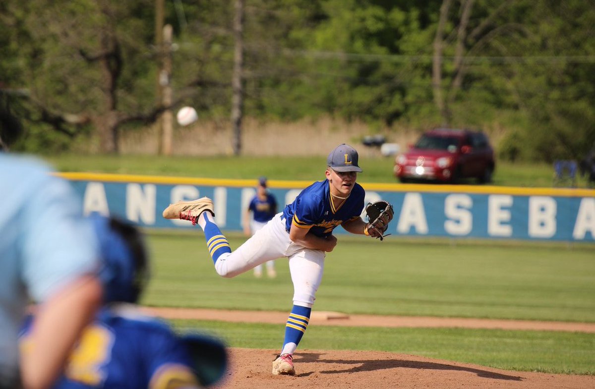 Mayo_Logan3's tweet photo. Went 7-10 hitting throughout 2 games in sectionals to end the year, overall good season. Can’t wait for the future. @NCSAMattoon @CoachPynnNCSA @PerfectGameUSA @FlatgroundApp @PBRNewYork_ https://t.co/zWtCHoLXmM
