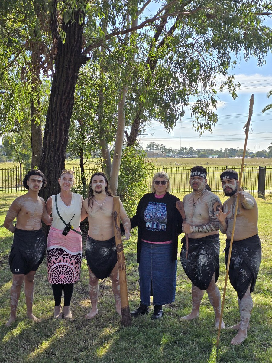 michellelgomes's tweet image. Hilltop #communityofschools came together for National Sorry Day, @gparkschool @AjugaSchool #campbellhouseschool @FieldsAECG @dace_elletson A day to reflect and remember