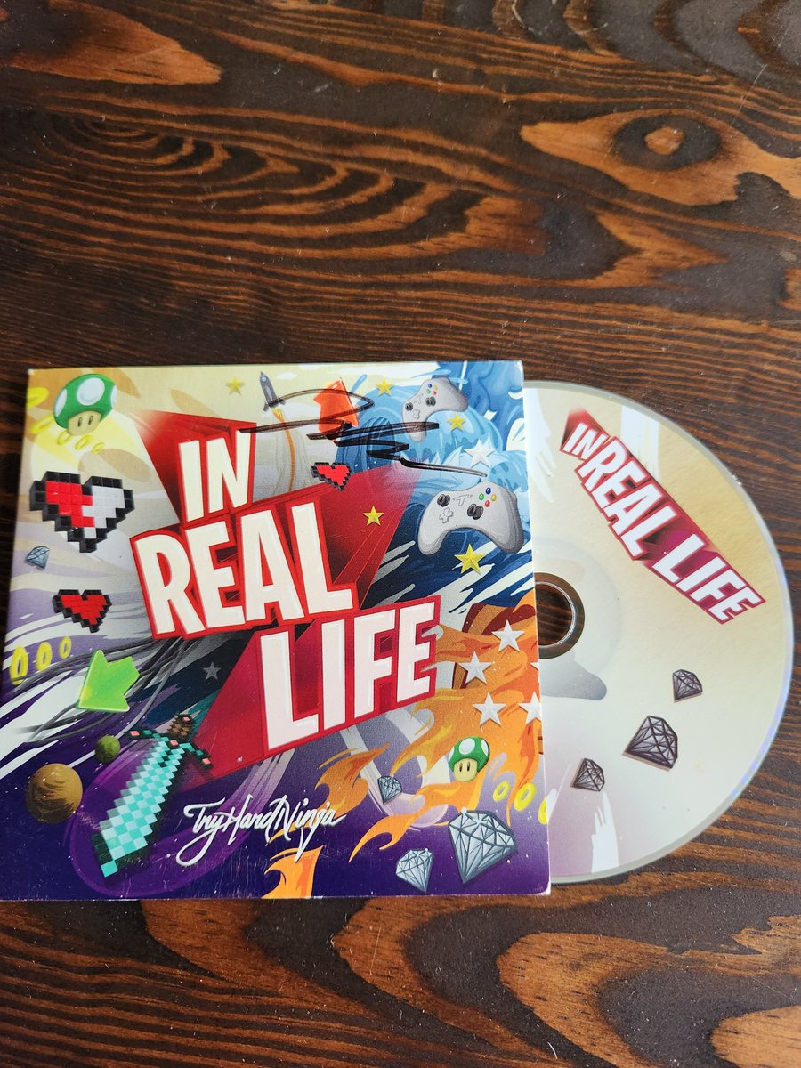 Stand_Pro's tweet photo. Recently moved and finally doing spring cleaning and guess what I came across randomly 😅 @CaptainSparklez you still making music? https://t.co/DxFzpxs0Z7
