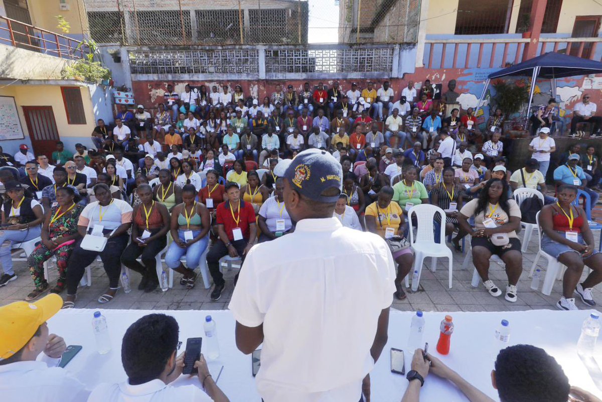 MinEnergiaCo's tweet image. Seguimos construyendo la #MineríaParaLaVida de la mano de las comunidades. 

Más de 250 personas asistieron a la #CumbreMinera en la sub región de Telembí, creando un espacio de diálogo propositivo para la consolidación de los Distritos para la Vida y la Paz  

Abrimos Hilo🧵
