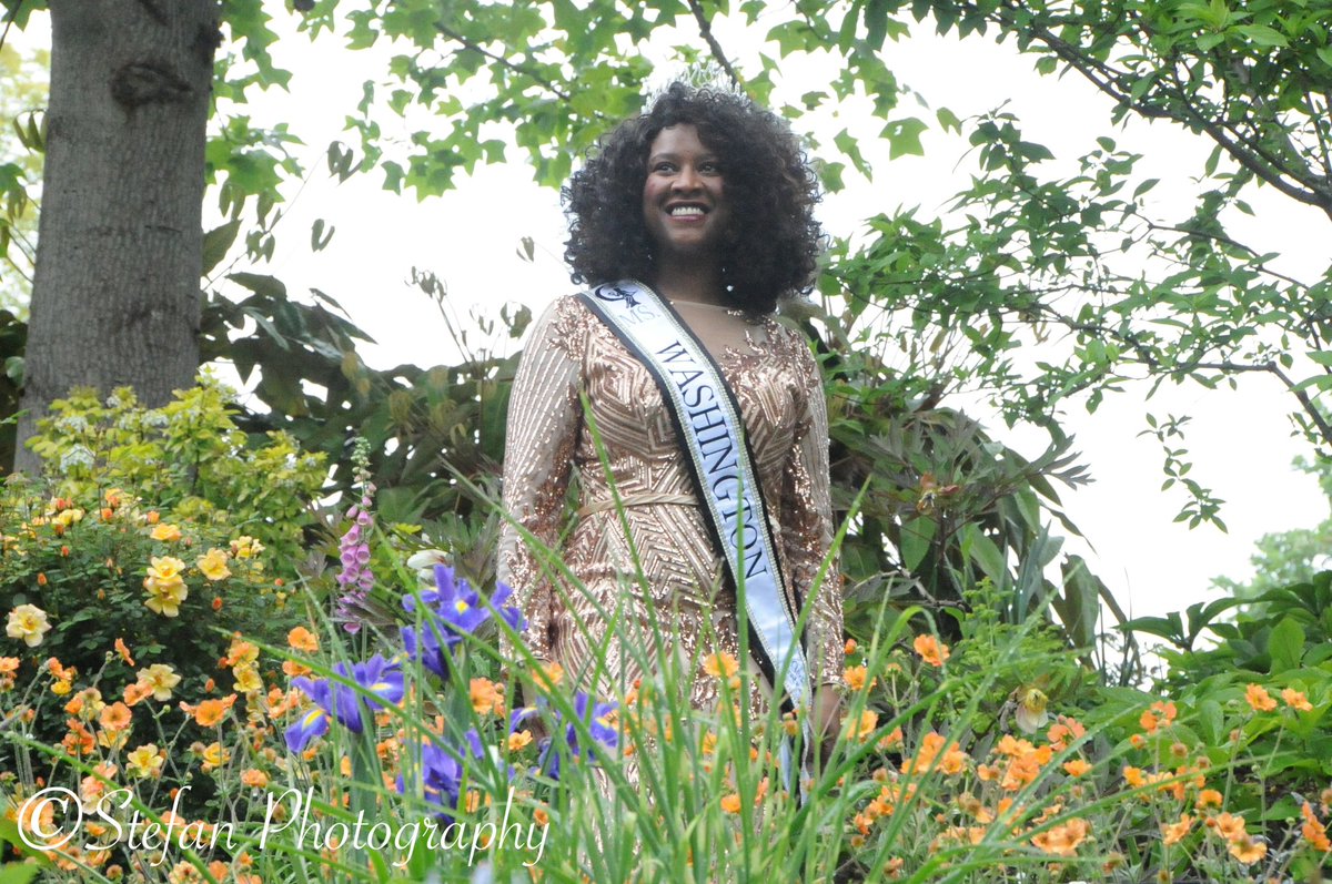 #MsWAGlobal #MsWashington #WithLoveGlobal #GlobalContinentalPageants #PageantLife #Photoshoot #Pageant #FosterAndFashion       #FosterCareAwareness #ModelLife @globalcontinentalpageants @vaughnnie