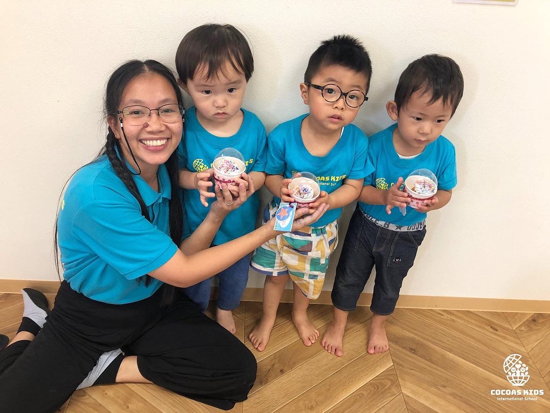 cocoas_kids's tweet photo. お菓子の材料に関する単語シリーズ

『Flour（小麦粉）』
『Egg（卵）』
『Butter（バター）』
『Suger（砂糖）』
『Milk（牛乳）』

知りたいジャンルをぜひコメント欄へ！

#インターナショナルスクール #英語保育園 #子育てママ #幼稚園選び https://t.co/4tLFlwHBrB