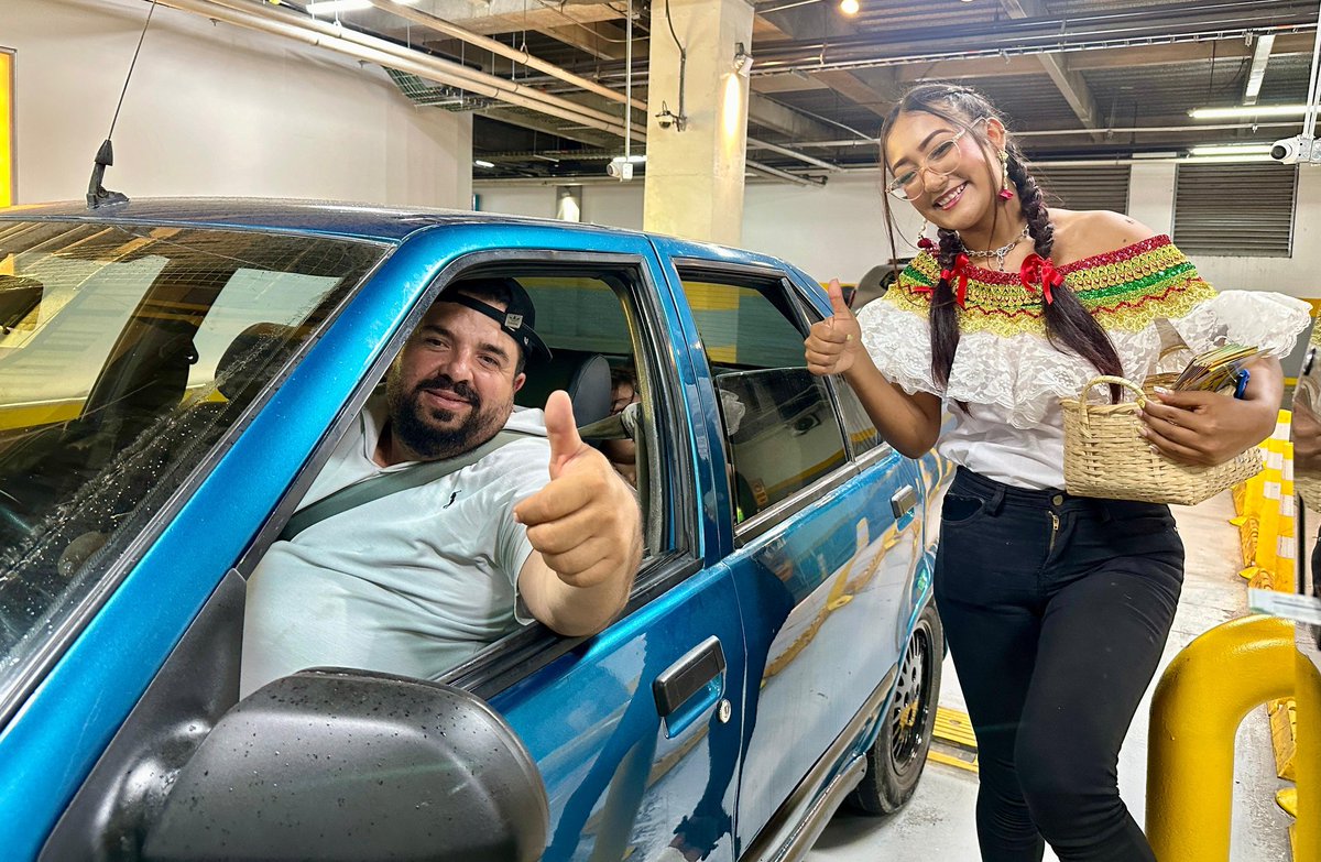 GobdeSantander's tweet image. Llegamos a @MegamallCC 🚧🚘

Nuestra campaña “Me quedo #EnCasa” hoy se tomó las talanqueras de este centro comercial en #Bucaramanga.

Invitamos a cada uno de los propietarios de vehículos con placas de otras regiones del país a ser #SantandereanoHastaEnLaPlaca.