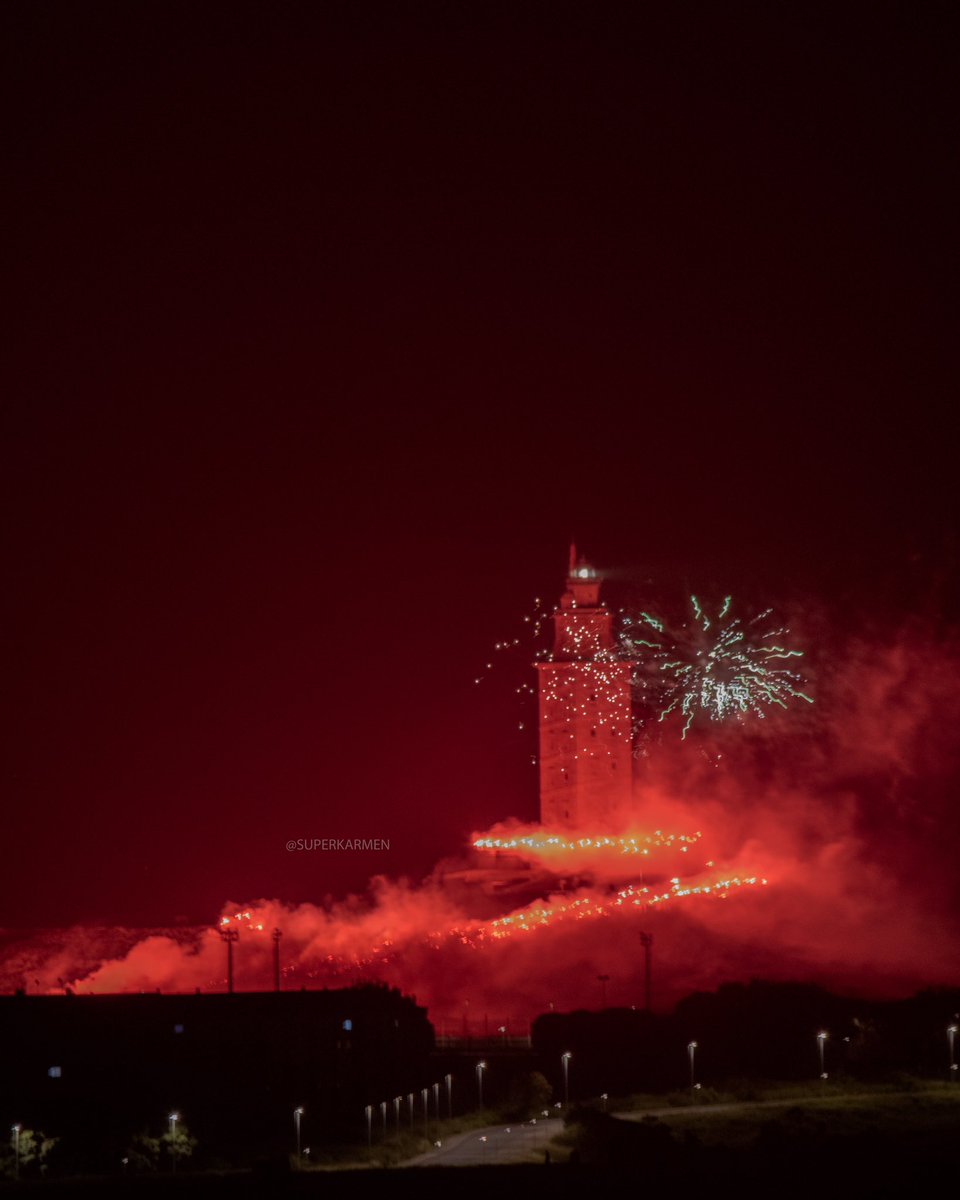 superkarmen's tweet photo. Aquí comienza otra historia y, como no, la @torrehercules siempre de testigo. 🔥

Fotos de hace una hora desde Mera.
Gracias por animar siempre al equipo.

#ACoruña #ForzaDépor https://t.co/axLqH5Q7Fh