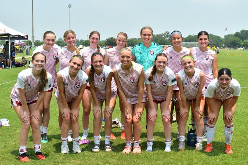 ravanbakhsh_ava's tweet photo. First game of the @TXShootout started out rough, but my team and I worked to come back and #WIN 6-3. Thank you to the college coaches 👀 and my high school coaches 🐅 who came and watched! #TXSO24
@soccerpatriots @CruWomensSoccer @MITAthletics @DBUWomensSoccer
@ImCollegeSoccer https://t.co/a3V8BOTHys