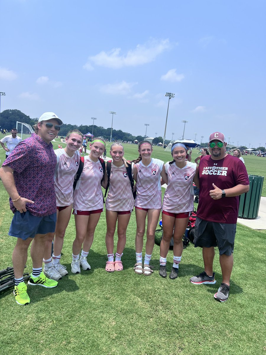 ravanbakhsh_ava's tweet photo. First game of the @TXShootout started out rough, but my team and I worked to come back and #WIN 6-3. Thank you to the college coaches 👀 and my high school coaches 🐅 who came and watched! #TXSO24
@soccerpatriots @CruWomensSoccer @MITAthletics @DBUWomensSoccer
@ImCollegeSoccer https://t.co/a3V8BOTHys