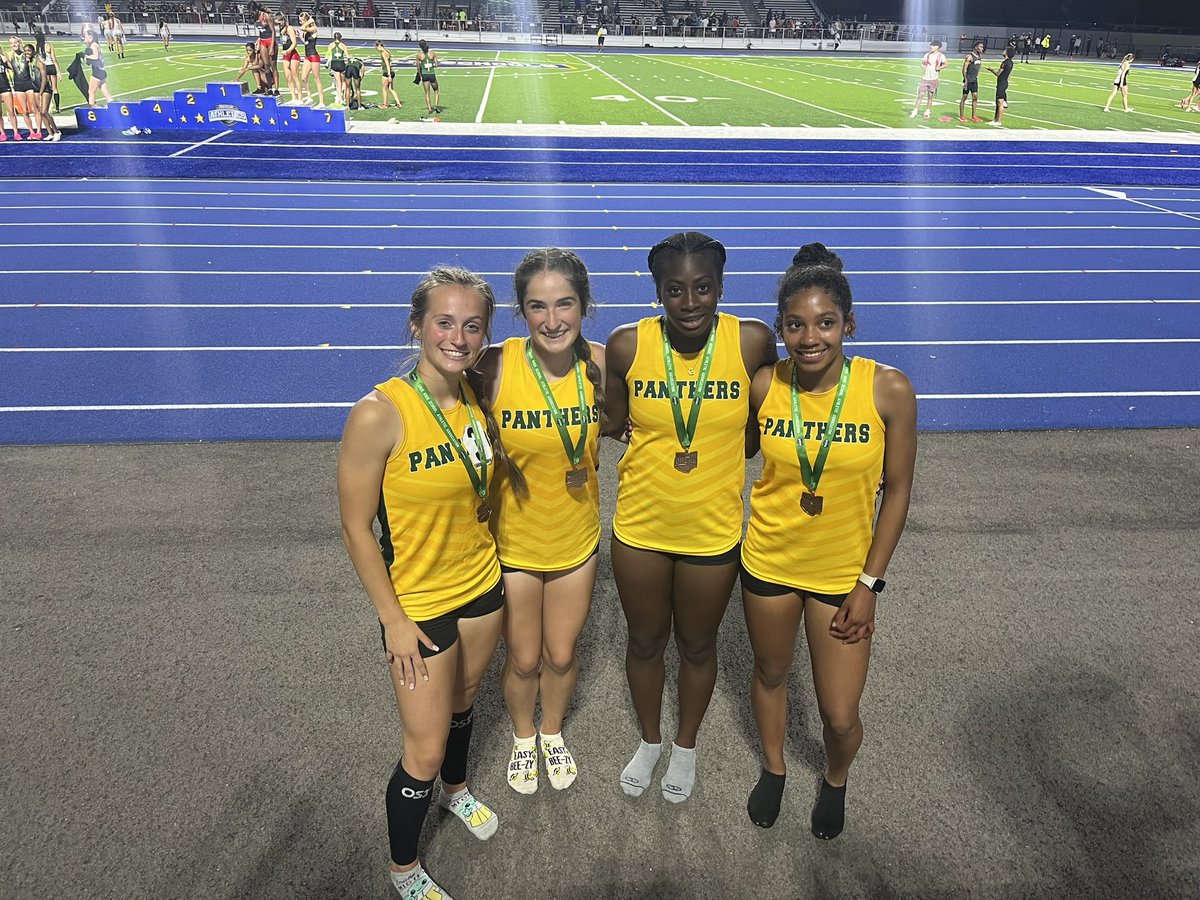 my hard fought individual event season ended at regional finals last night. however, this year was just another one for the books, reaching pr’s and goals i’ve had set in place. on the flip side, our 4x4 is headed to state next week!!! i can’t wait to continue this post season 🔥
