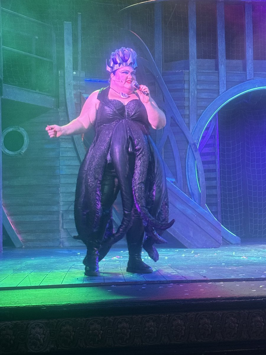 y4zz1e's tweet photo. Watched #Unfortunatemusical tonight at the @Grand_Theatre and what an absolutely fabulous cast especially  @ShawnaHamic @river_medway and Allie Dart. Would definitely recommend it if it’s in a theatre near you! https://t.co/QGz8R0ad3l