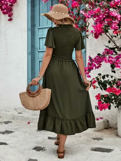 UpperLevelA's tweet photo. Elevate your wardrobe and redefine your style with the Ruffled Elastic Waist Midi Skirt from Upper Level Aesthetics! Exclusive deals on dresses, hoodies, and more for a fashion statement. #Upperlevelaesthetics #fashion #style #clothingbrand #onlineshopping 👗👚💎 https://t.co/z4rZriLDNV