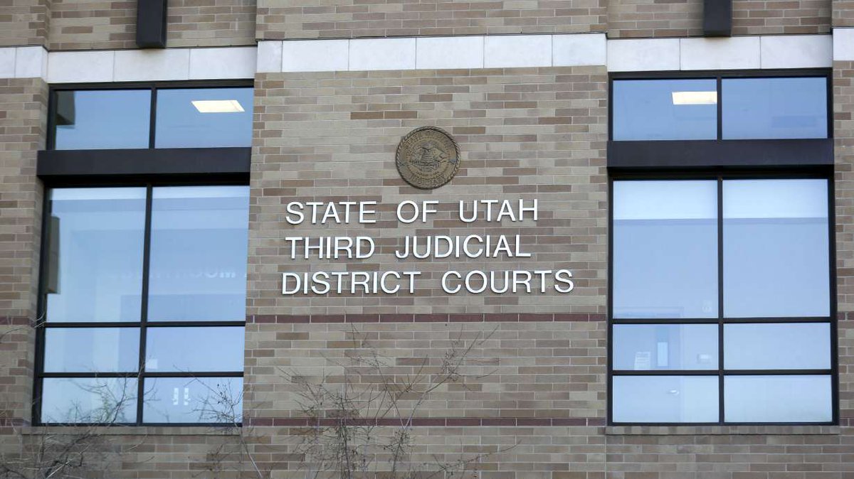 A Utah man has pleaded guilty to grabbing a police officer’s gun as part of a plea deal in which charges for firing at an officer with that gun were dismissed. 📸Kristin Murphy, Deseret News Read more👇 kslnewsradio.com/2105217