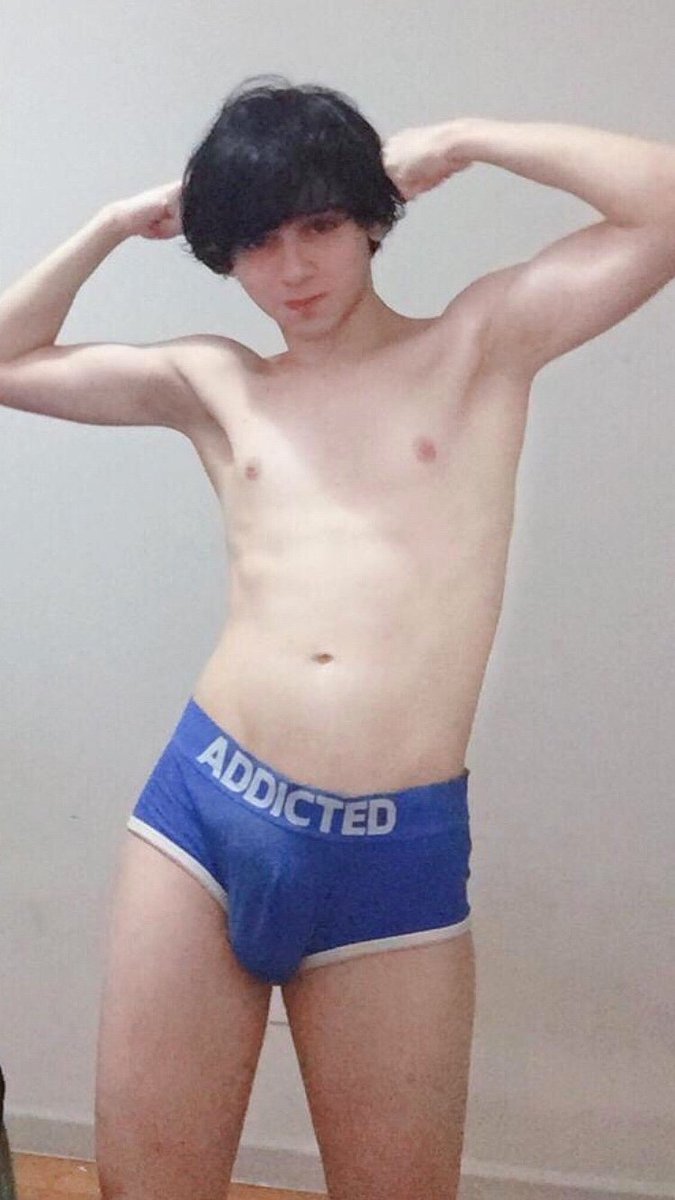 miu (@__mewkyu__) on Twitter photo 