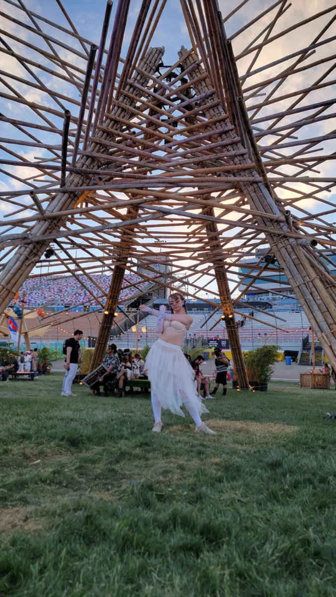 aunrecognizable's tweet image. 🧡⚡️meet me under the electric sky⚡️🧡