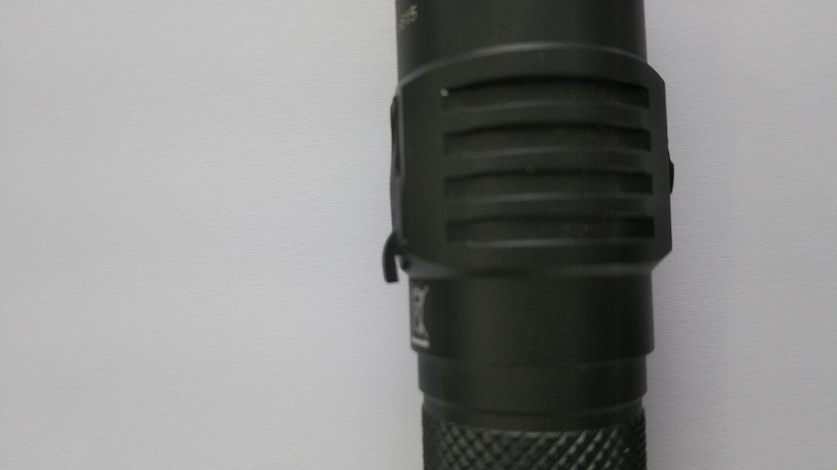 WE755a1's tweet photo. 仕事用になりました #ACEBEAM #T35 ですが、本体充電口のビロビロが気になるのでサイリムを付けました(´▽`)ノ
#Surefire #6PX から移植ω
サイリムは本体充電タイプと相性がイイので(;^_^A https://t.co/pP8kbASxDw