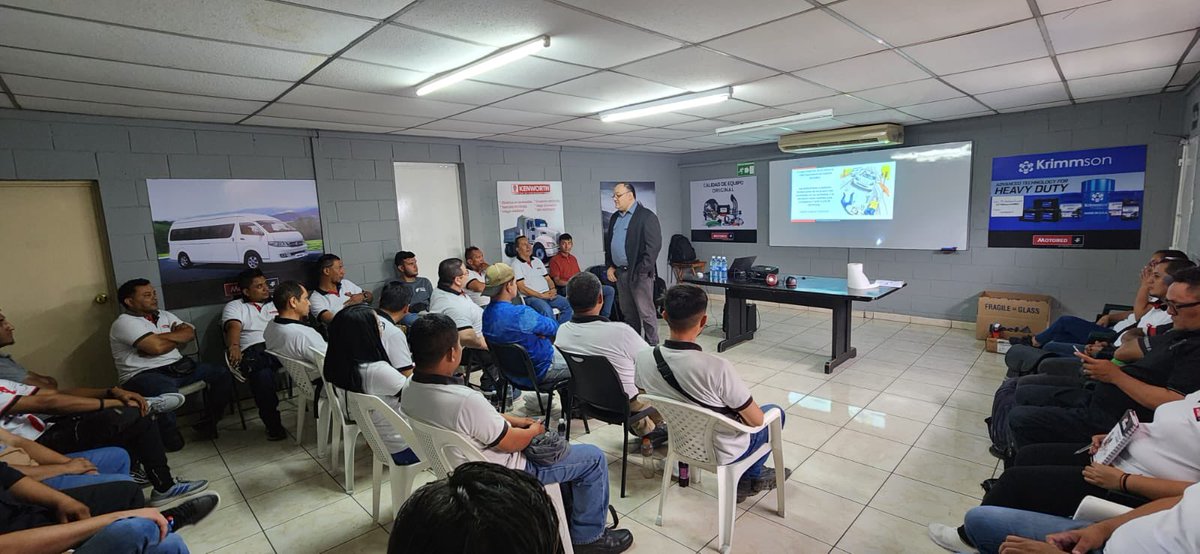 HugoMayorga9's tweet photo. Hemos finalizado junto a @Moves_sv un ciclo de capacitaciones en temas de Seguridad Vial y Buenas prácticas en Movilidad con personal de la empresa #Motored a quienes agradecemos su confianza

Recuerden que en seguridad vial todos contamos y todos somos actores importantes. https://t.co/4db2obwrUB