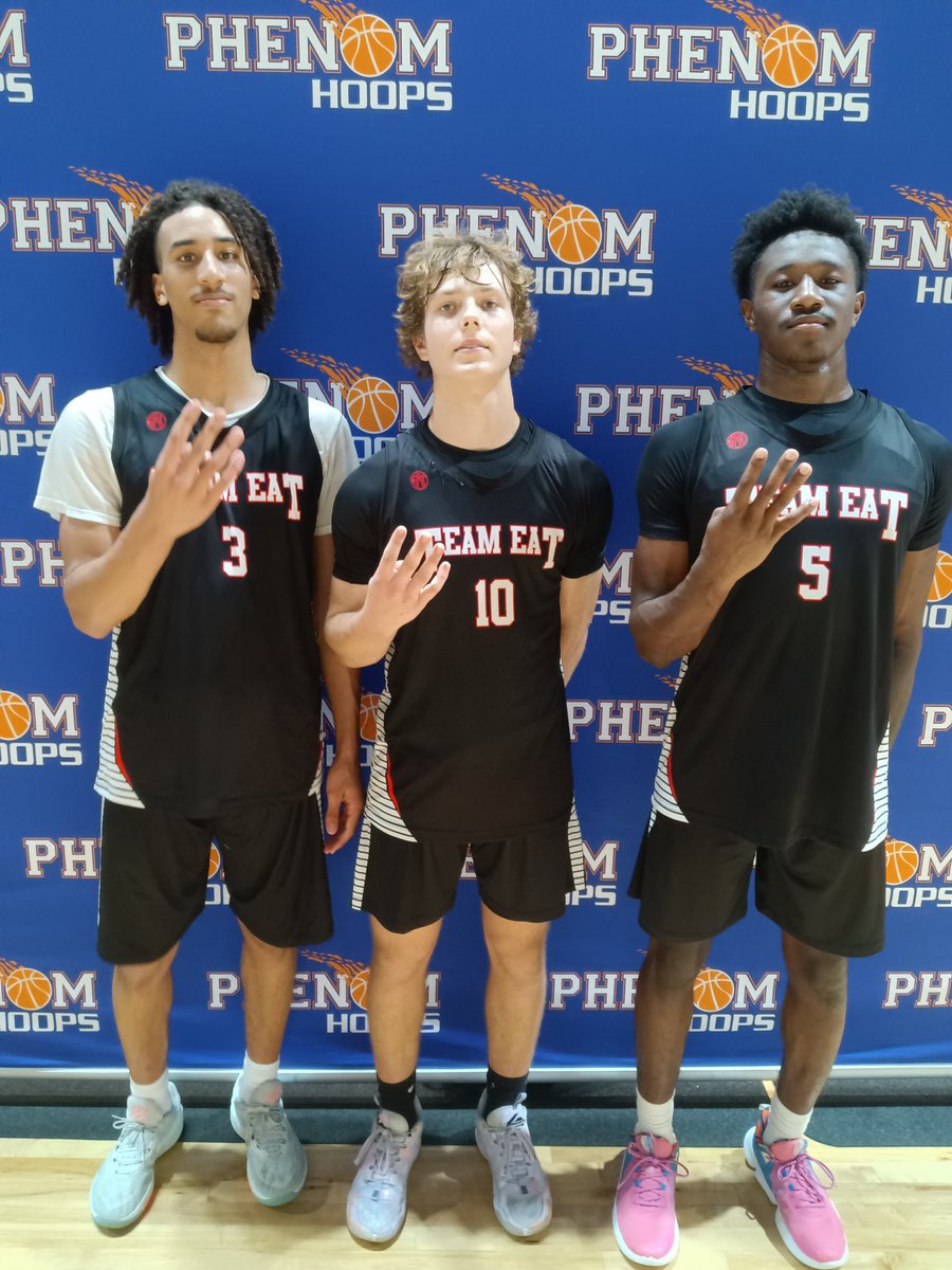 Final score from Rock Hill in 17U play Team Eat edged NC Rise Pittman 63-58. The North Meck trio of Kyce Matthews (19 pts and 7 boards), Zion Williams (14 pts) and Greg Murray (13 pts 7 assists) led the charge for Team Eat. Grant Burns (West Forsyth) led Rise with 20.
#PhenomMDC