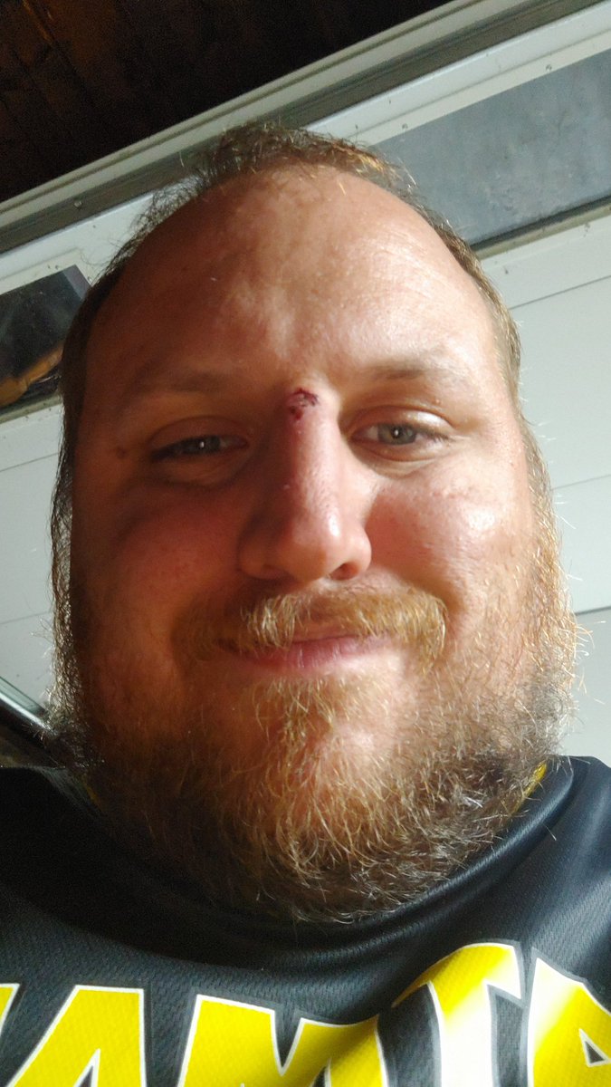 Thornbuddy's tweet image. Taking less time on socials and more focus on those that make me happy. Continual pursuit of my dream to finish my first story and getting it out there!! 🙂🙂🙂👏 #beingproductive #youchooseyourdestination