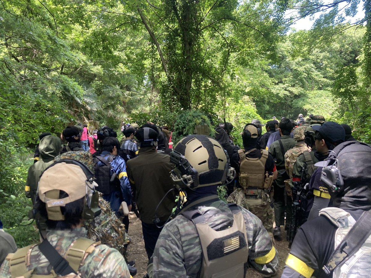 IsseiRacing's tweet image. 昨日は学生に誘ってもらってサバゲーをやりにいきましたが、大学対抗でおよそ100人で戦いあうというなかなかハードな大会でした笑　でもこのご時世にこれだけの学生が集まるイベントができたのもすごいことです。また開催したら参加します。
#だいさば
#DOGTAG