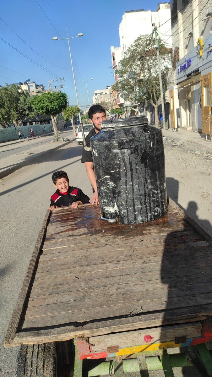 I am Hamza from Gaza and these are my brothers. This is our situation in Gaza. We need a lot of time, effort and energy in order to save water.
Please donate and share❤️🙏
gofund.me/a64837da