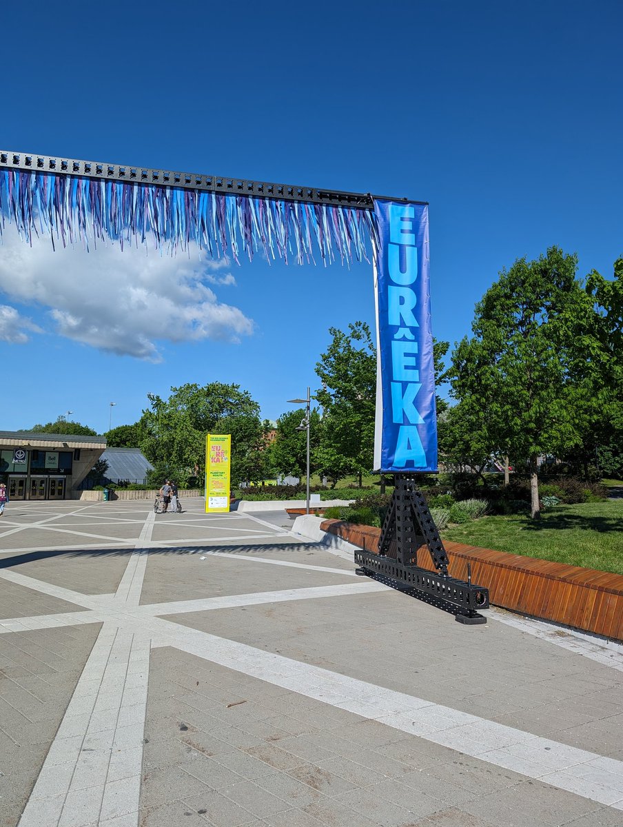 Represented <a href="/UMontreal/">Université de Montréal</a>'s #OneHealth initiative at the #EURÊKA festival during the #SciencesCelebration! 
One Health and global changes were discussed with families. We at the UdeM believe that young people are the present and the future of our world. 🌍 <a href="/cresp_sante/">CReSP - Centre de recherche en santé publique</a> <a href="/ESPUM_UdeM/">École de santé publique de l'UdeM</a>