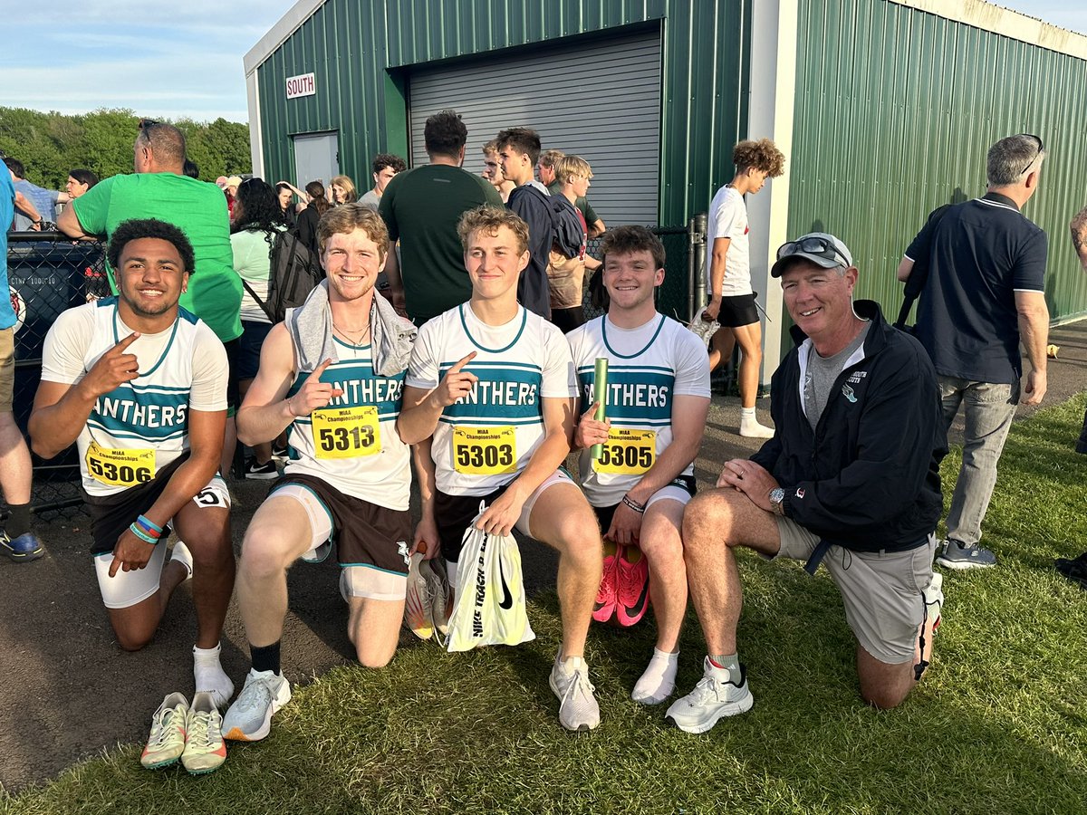 SouthHSTrack's tweet photo. 🚨 School Record Alert 🚨

The 4x100m relay team of Nick Kudrikow, Tristan Faucett, Dillon Volkringer, &amp; Justin LaChance run a 44.23 to claim the top spot in school history! https://t.co/ZTwLqKjpGf