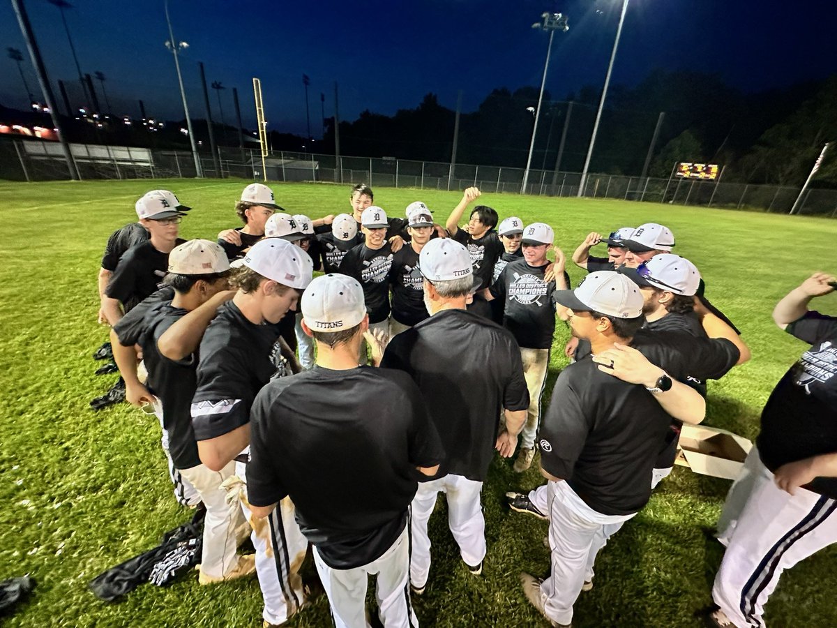 DomHighBaseball's tweet photo. What a game, what an evening! We are the 2024 Dulles District Regular Season &amp; Tournament Champions! Proud of this team, staff, and community! Thanks to everyone for making Titan Park electric last night! #dombats #champions #family ⚫️⚪️💪👍🏆
@DominionLcps @TitanAthletics2 https://t.co/tAB9ZtXpm6