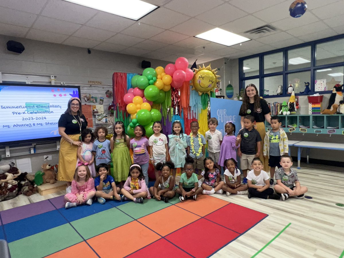 MsAlvarez_SWE's tweet photo. Our future is bright! The Pre-K EOY celebration was full of bright little individuals who are ready to conquer the world. @HumbleISD_PREK @HumbleISD_SWE @ReadandWriteBFF @LEThomas_ECE @Barela_ECE @MsStewart_SWE https://t.co/POhXAORt4V