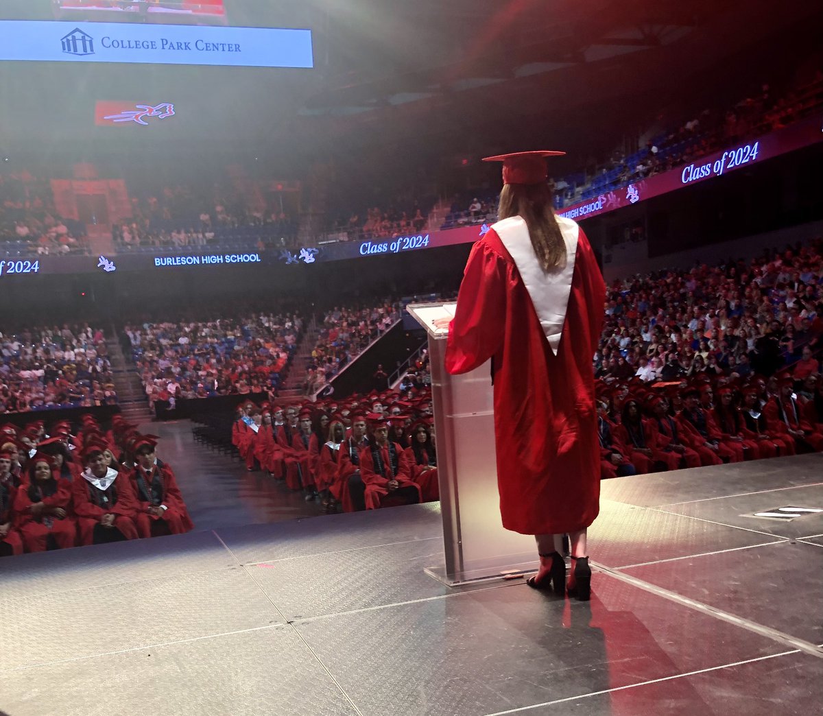 ElkPrincipal's tweet photo. Congrats to the 2024 @BHSElks Graduates! 👩‍🎓 👨‍🎓 @BurlesonISD https://t.co/kTeBv6YpK1