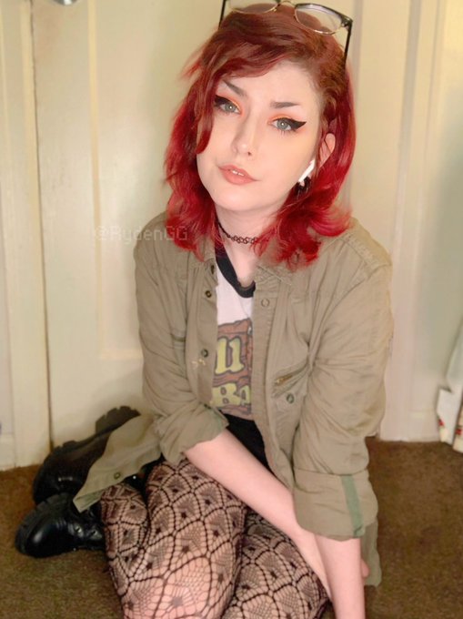 drink down that gin and kerosene and come spit on bridges with me 🔥❤️✨ https://t.co/KuW9y7QHY5<a href="/tag/mvsales"class="tags"><span>#mvsales</span></a>