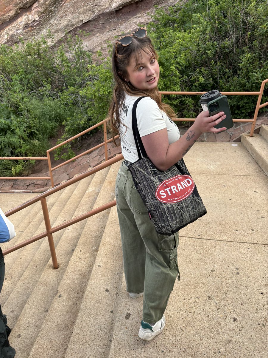 emmaaggrace02's tweet photo. Girl in red Red rocks season opener babyyyy https://t.co/DwVtcrroD0