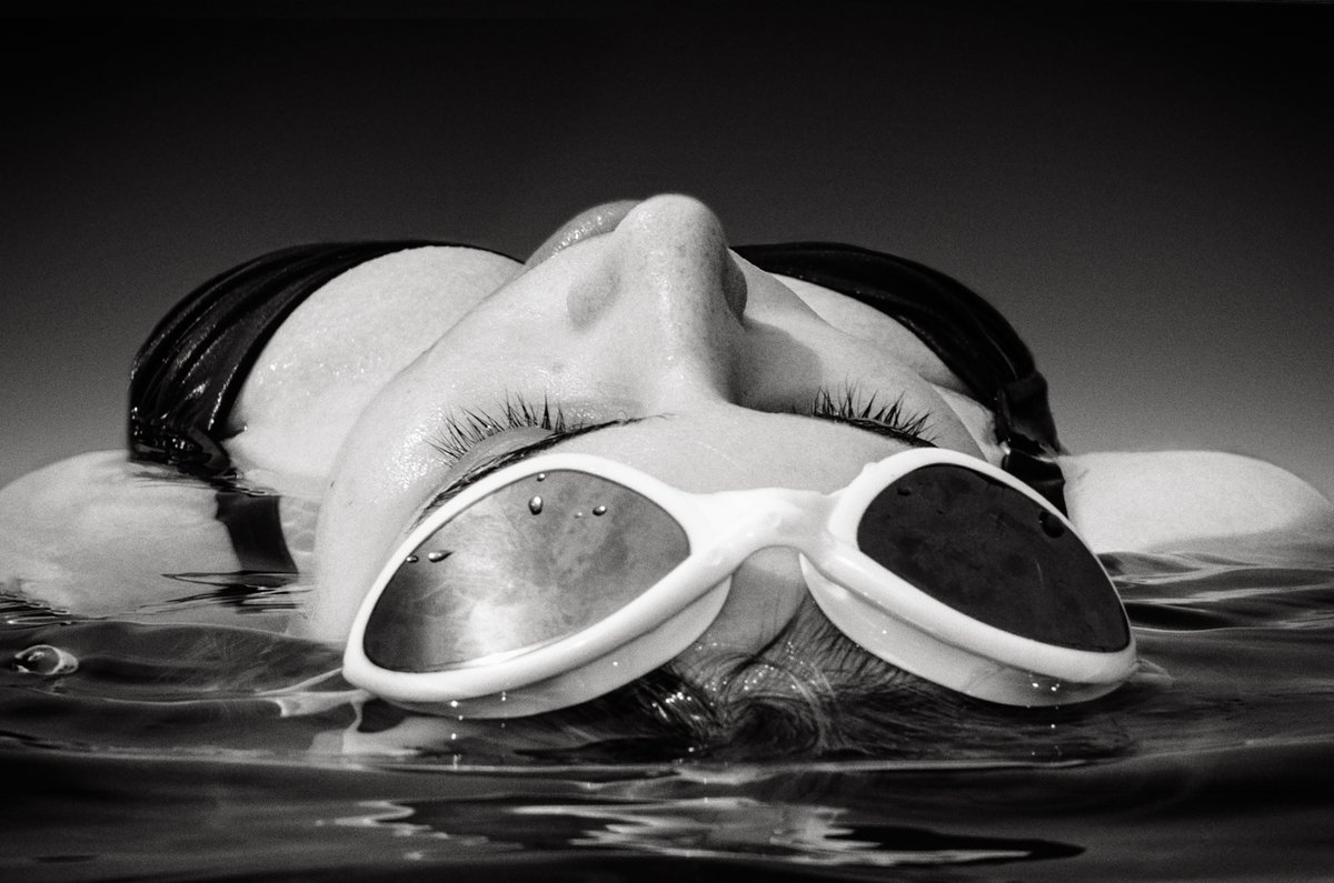 Tief unten im Himmel
~
Portrait meiner wundervollen Tochter Franka.
© Kerstin Kuntze 2024
#leica #underwaterphotography #wildswimming #wasserlust #openwater #portrait