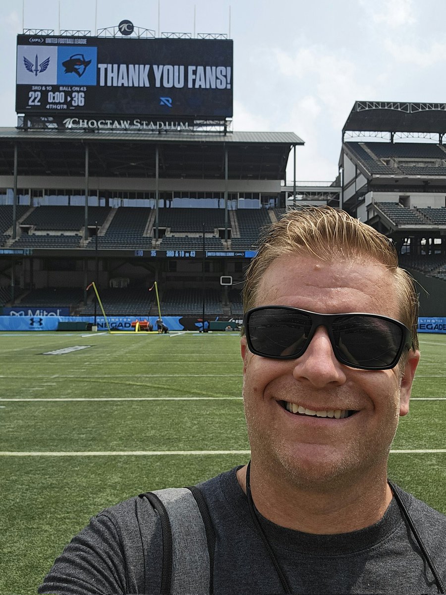 THRILLED to have been able to announce the last home game of the <a href="/XFLRenegades/">Arlington Renegades</a> 2024 season, and to make it even better they WON! #UFL #football #announcer #sports #workinginsports