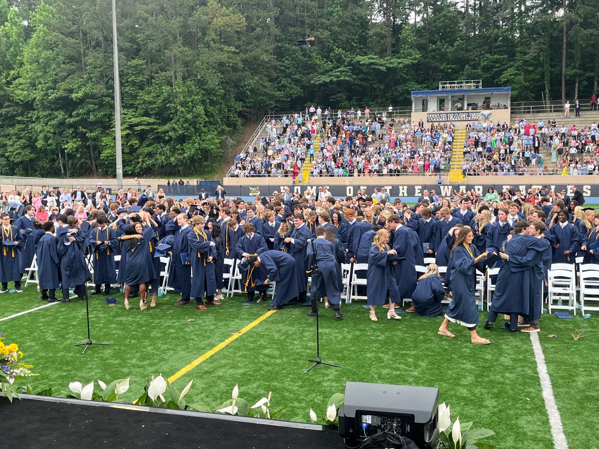 Congrats to the Class of ‘24!  GADA Director’s Cup Champs at 6A, 5 state titles, 3 state runners-up and 2 Final 4’s!  21 kids playing at next level and a great group of young people.  Fly High in life!! 🦅🦅🦅 @Maristbooster