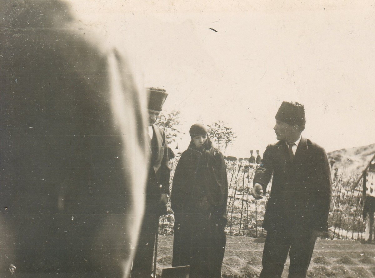 Gazi Mustafa Kemal Paşa ve eşi Lâtife Hanım'ın bir ziyaretine ait çok nadir seri fotoğraflar. (1923-24)