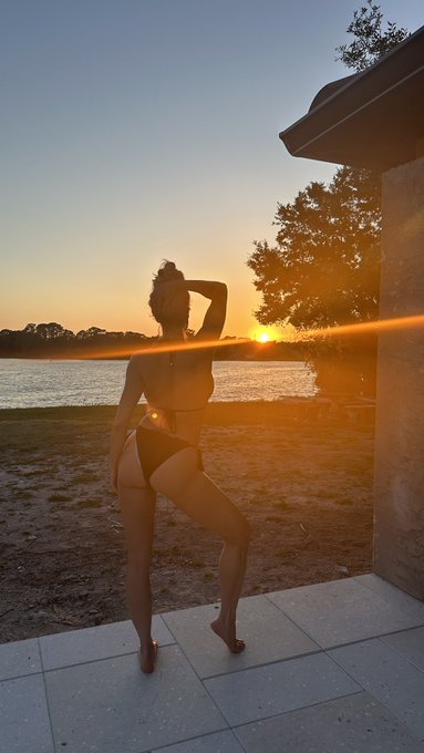 Sunsets over #Sarasota 💖 https://t.co/fdmS8yOvM4<a href="/tag/sarasota"class="tags">#Sarasota</a>