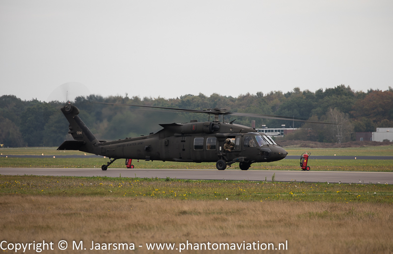 Phantomaviation's tweet photo. The latest Defense Security Cooperation Agency (DSCA) has been processed.

https://t.co/Jc1vnk4dmg

Brazil approved to buy 12 Sikorsky UH-60M helicopters.

More on my Instagram account.

Photo: UH-60M of 3-1AHB (3rd Assault Helicopter Battalion, 1st CAB). Woensdrecht 18.10.23 https://t.co/fRaOVNvetE