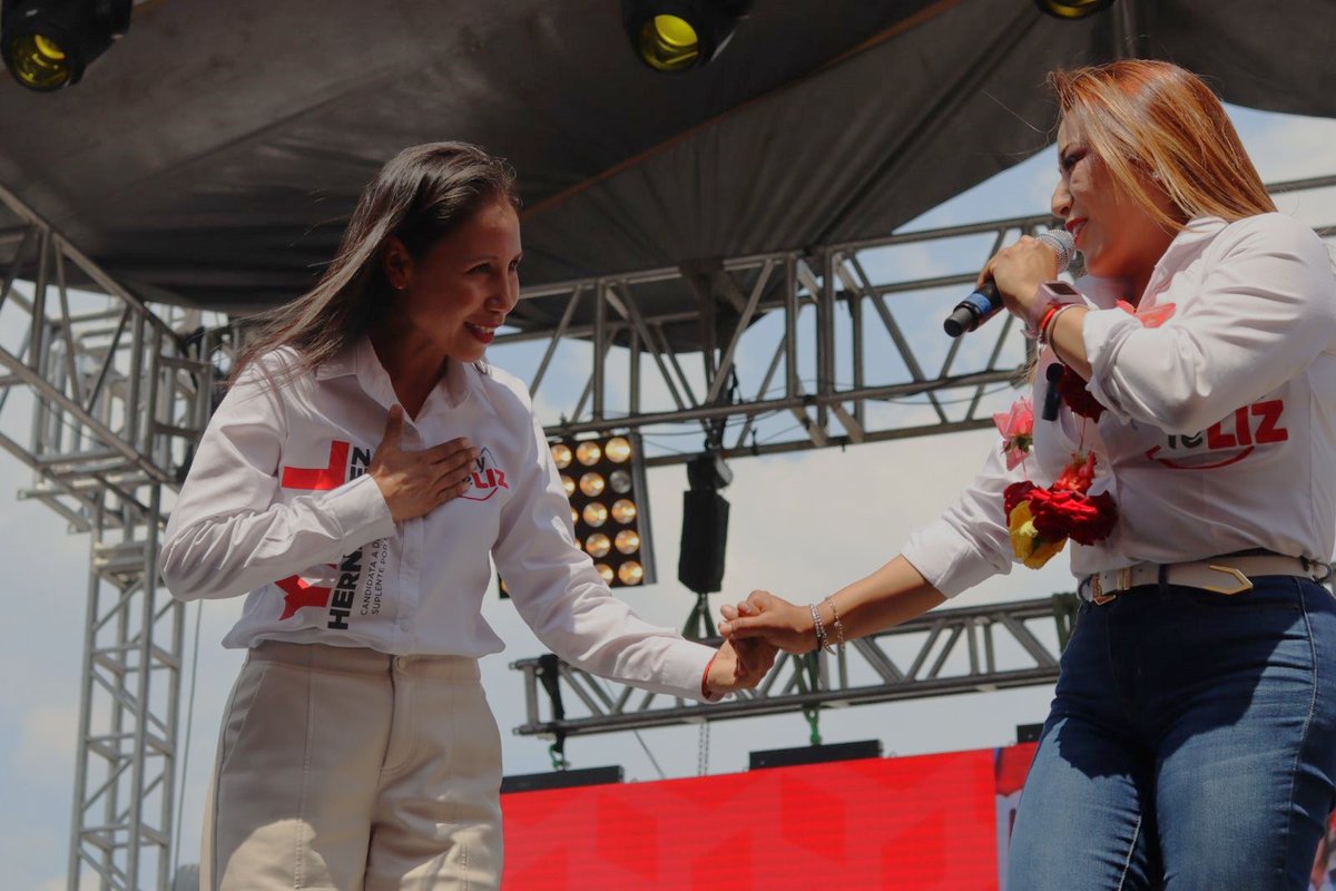 LizSandovalC's tweet photo. A toda la gente les decimos que corresponderemos su confianza y cariño con mucho trabajo y resultados.
#2DeJunio #VotaPRI #LizSandoval #Diputada #Distrito29 https://t.co/MSRgP6hHmp