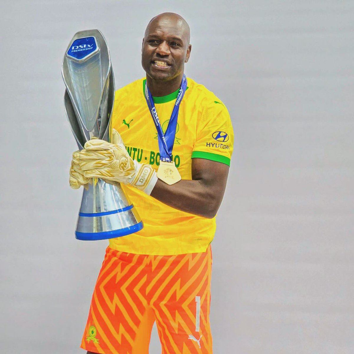 Eleven (11) Premier Soccer League titles 🫶

Supersport United FC 
2007/08 🏆 
2008/09 🏆
2009/10  🏆

Mamelodi Sundowns FC
2015/16 🏆
2017/18 🏆
2018/19 🏆
2019/20 🏆
2020/21 🏆
2021/22 🏆
2022/23 🏆
2023/24 🏆

Glory to the MOST high for the grace. 🙏🏾 💛