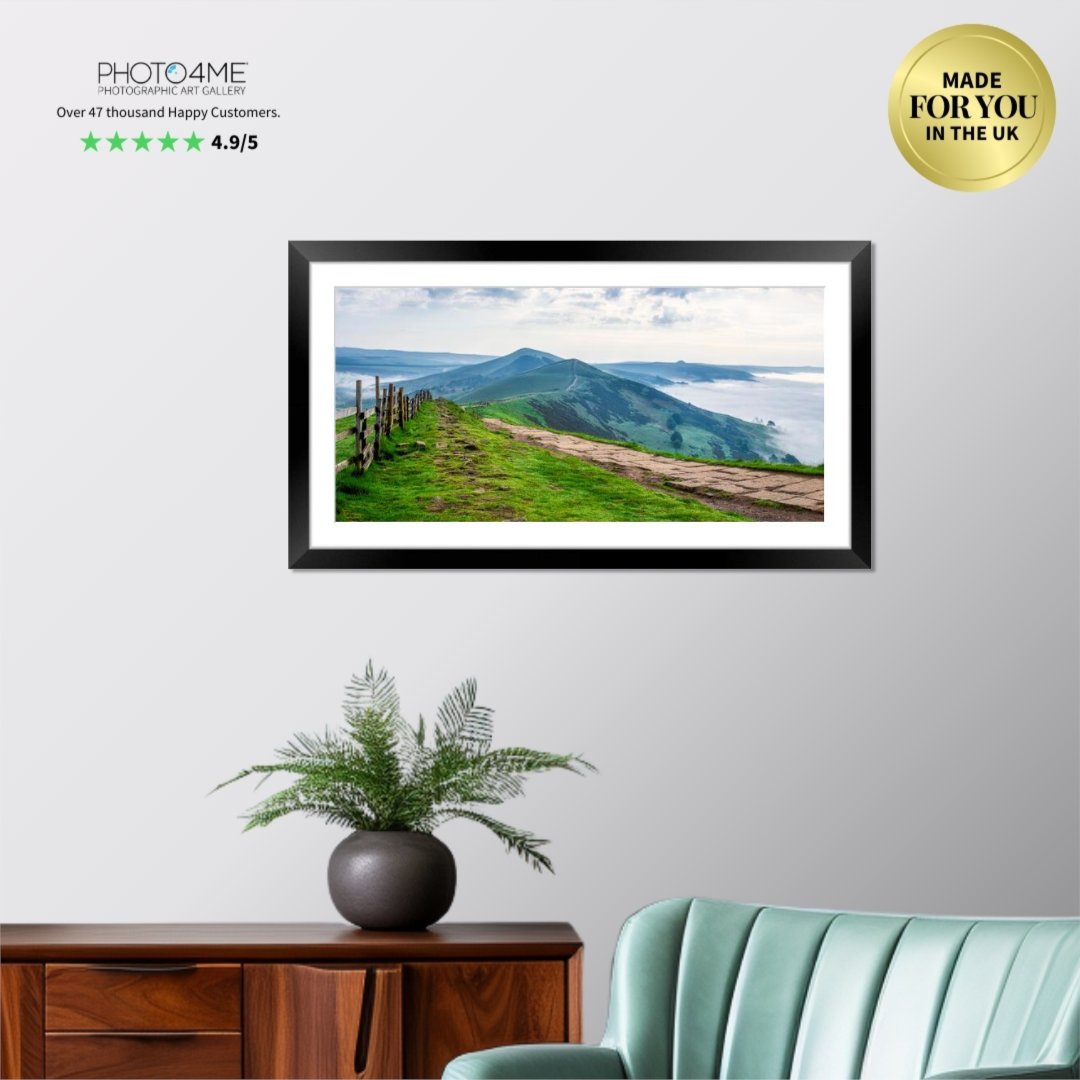 The Great Ridge, Derbyshire Peak District

shop.photo4me.com/1334379/framed…

A breathtaking cloud inversion with Hope Valley to the right and Edale Valley to the left.

#peakdistrict #landscape #Derbyshire #thegreatridge #hopevalley