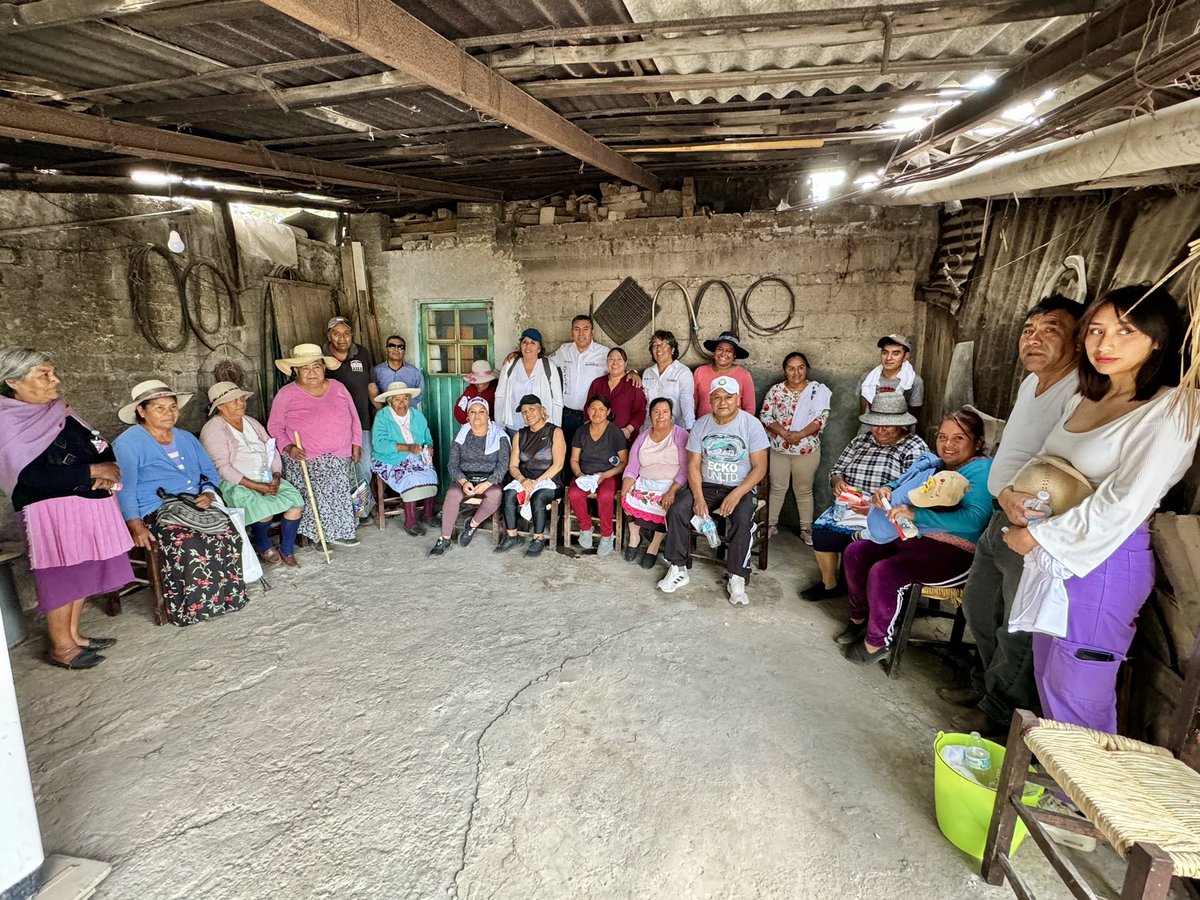 braulioalvarezj's tweet photo. #EsTiempo 
De ser empáticos y sensibilizarse con las necesidades de la gente.
Hoy visité los límites del #Distrito2Toluca donde veo muchas carencias que me hacen estar más comprometido a resolver sus dificultades.

#VotaPRI
#BraulioDiputado https://t.co/avDecll2fd