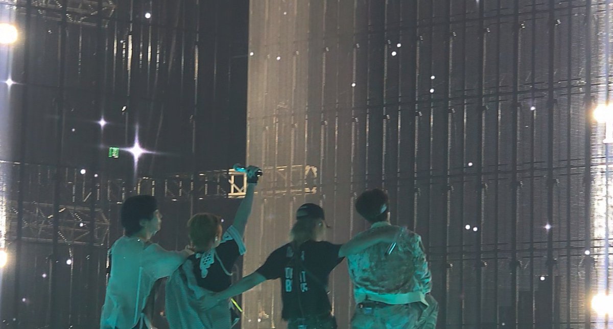 seo05251's tweet photo. 240524 SWC6

#PERFECT_ILLUMINATION_SHINeeS_BACK
#샤이니 #백설콘 #SWC6 https://t.co/D4jqqpzUsr