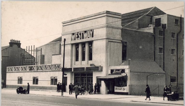 #CinemaArchives 🎞️ Westway Cinema, Glasgow opened 1935 seating 1400 people

Designed by John Fairweather in 1925-7, he also designed cinemas in Edinburgh, Dundee and others in Glasgow. He even went to USA to get ideas about how to build them
🎬 Closed 1959 ow.ly/Kki050RHoMW