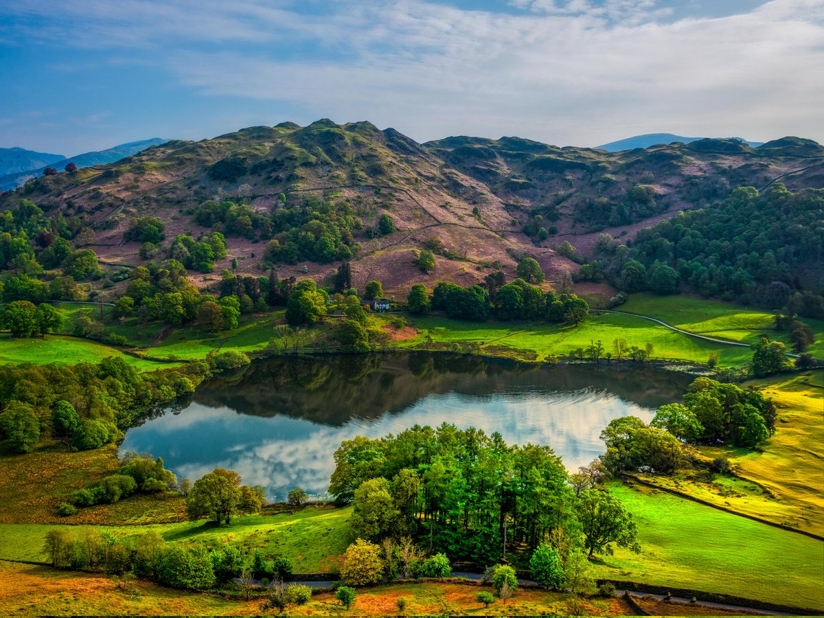 Morning everyone hope you are well. View from Crag Head overlooking Loughrigg Tarn towards Loughrigg Fell. Have a great day. #LakeDistrict @keswickbootco